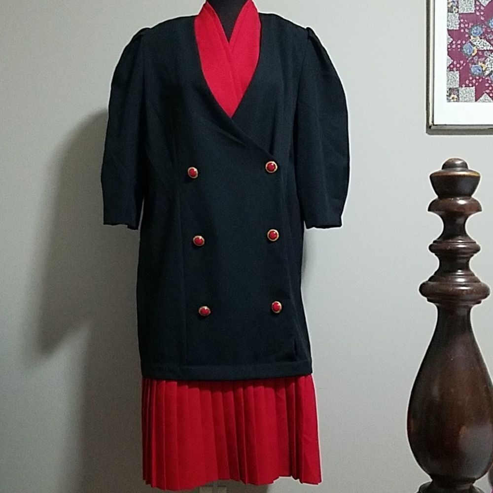 Vintage Classic Apparel Red & Black Dress (8)